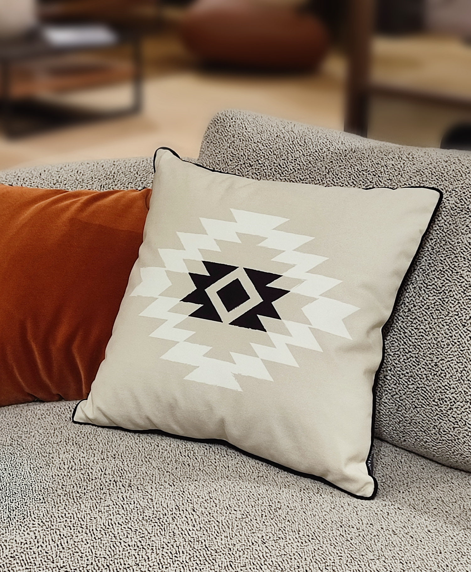 COUSSIN NEVADA - BLANC BEIGE - Velours Carré