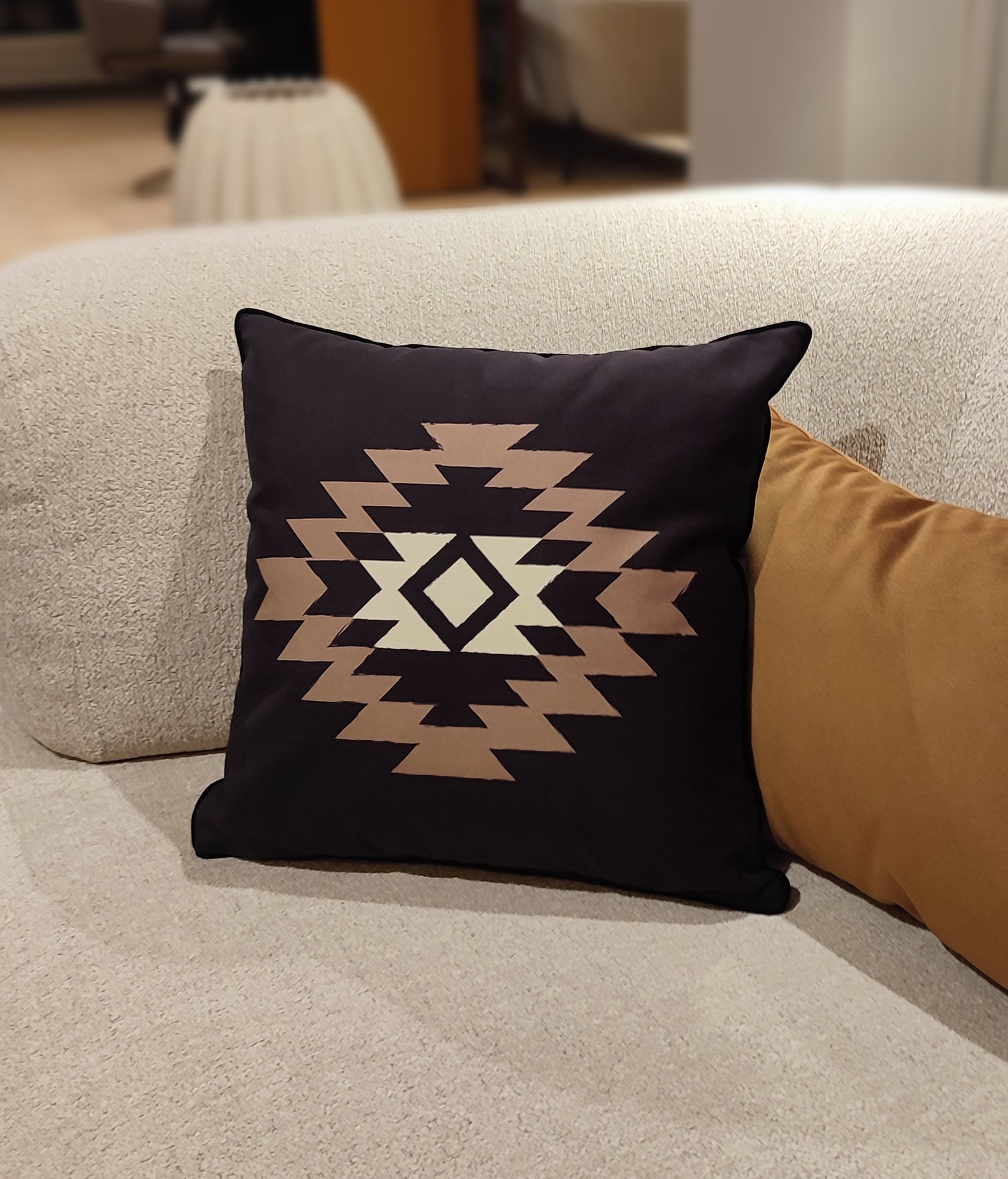 NEVADA CUSHION - BLACK CAMEL - Square Velvet