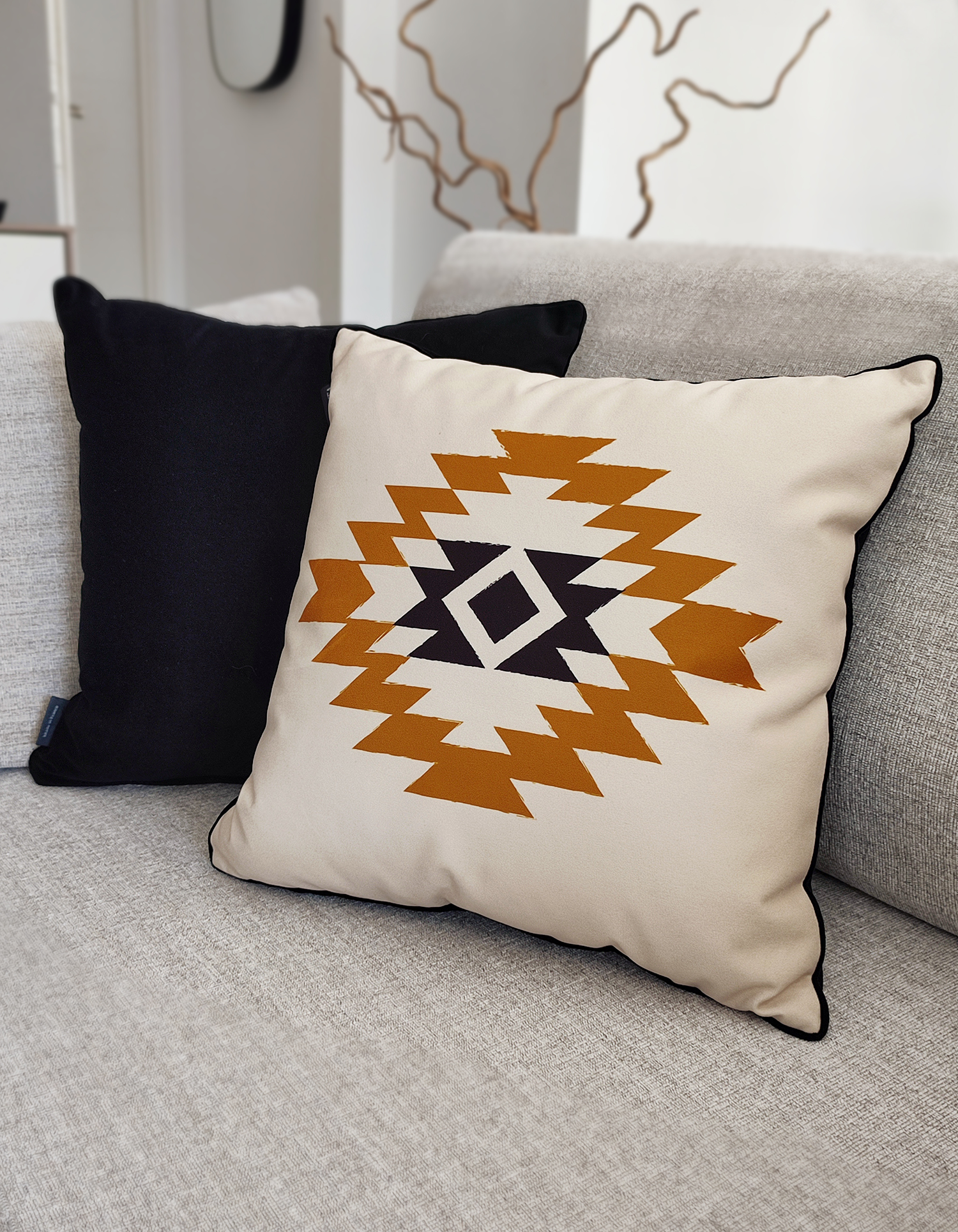 NEVADA CUSHION - SAFFRON BEIGE - Square Velvet