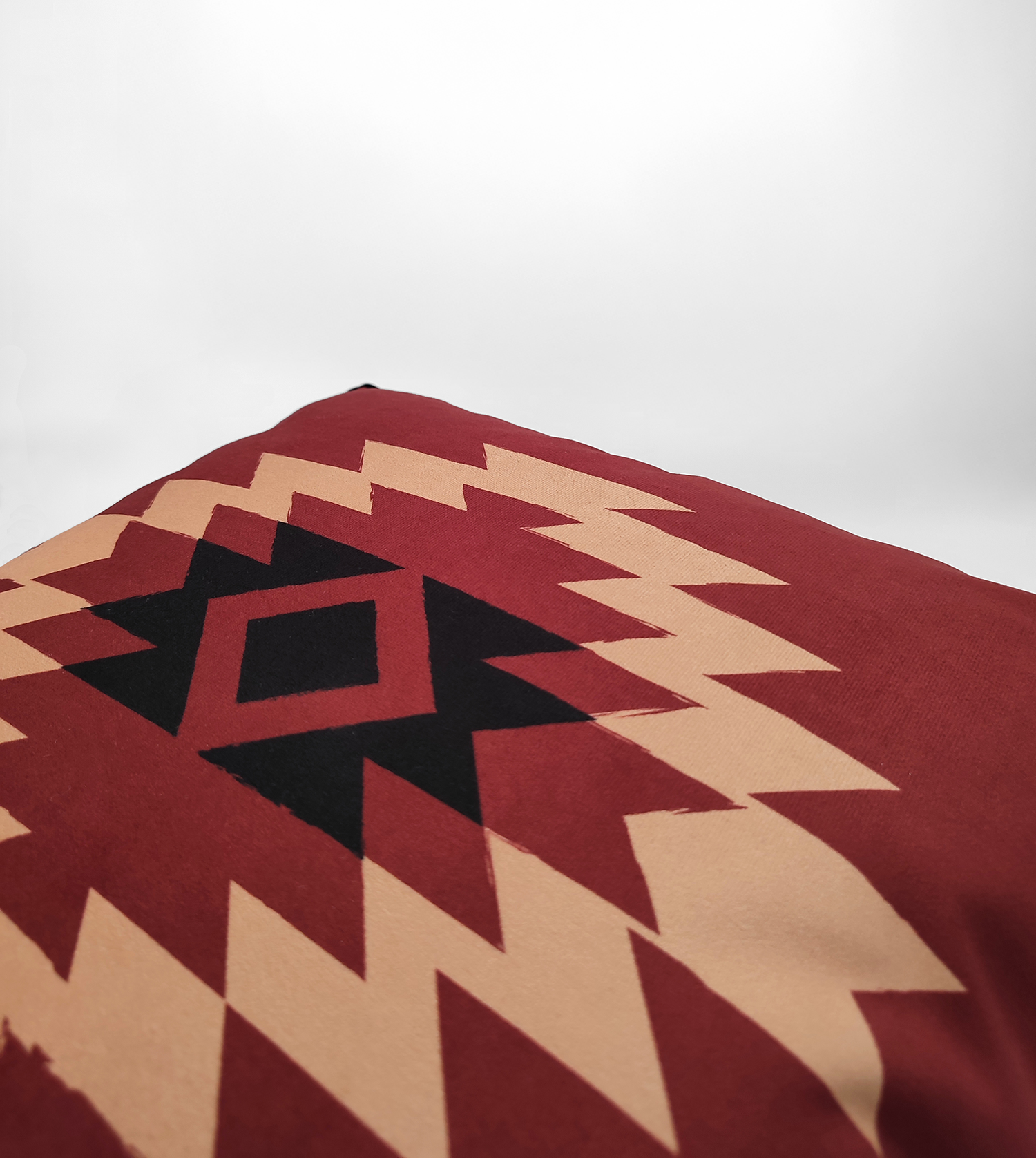 NEVADA CUSHION - GARNET - Square Velvet