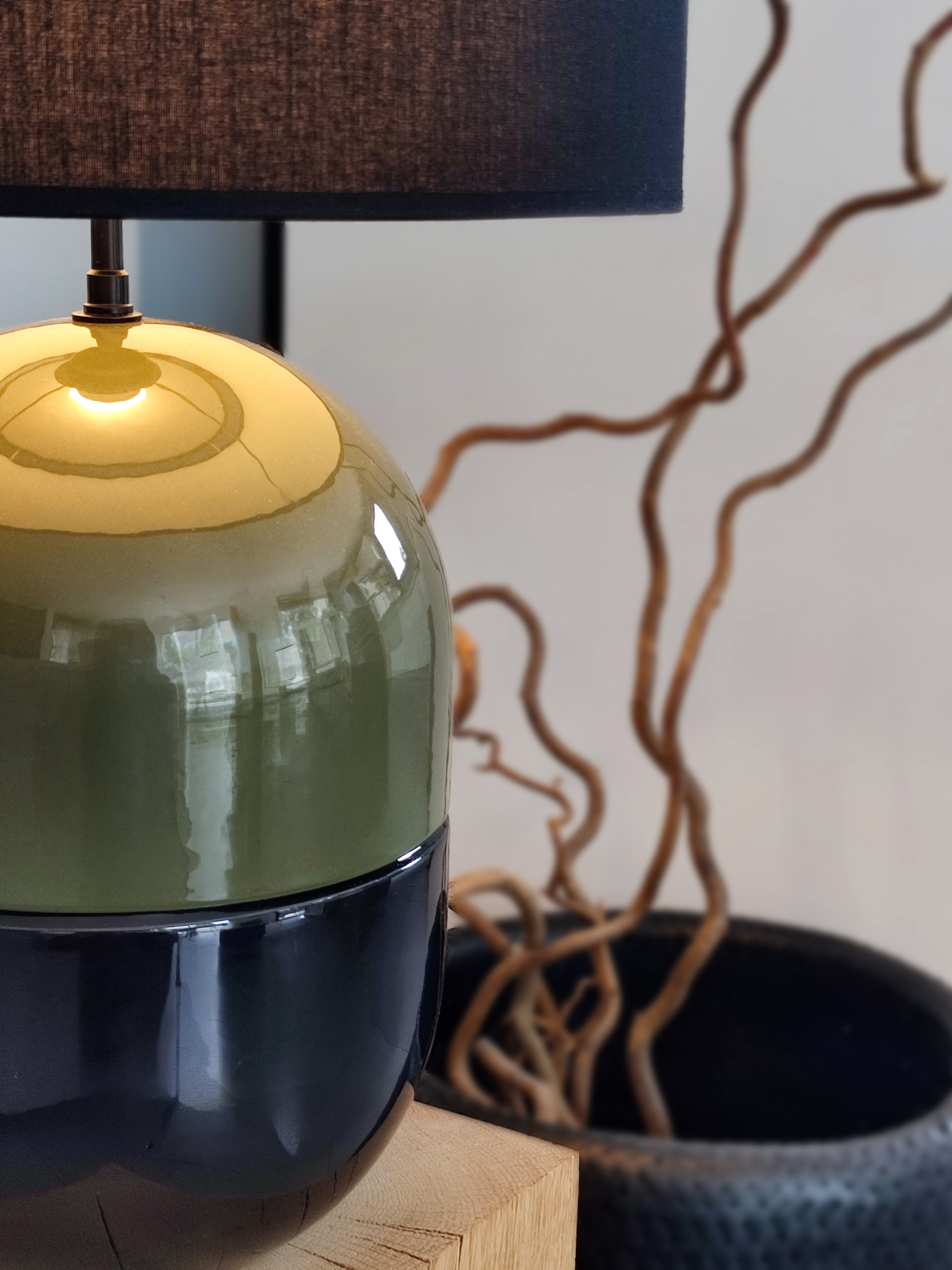 LAMPE JUNE KAKI - Céramique émaillée - Abat-Jour Juno Noir