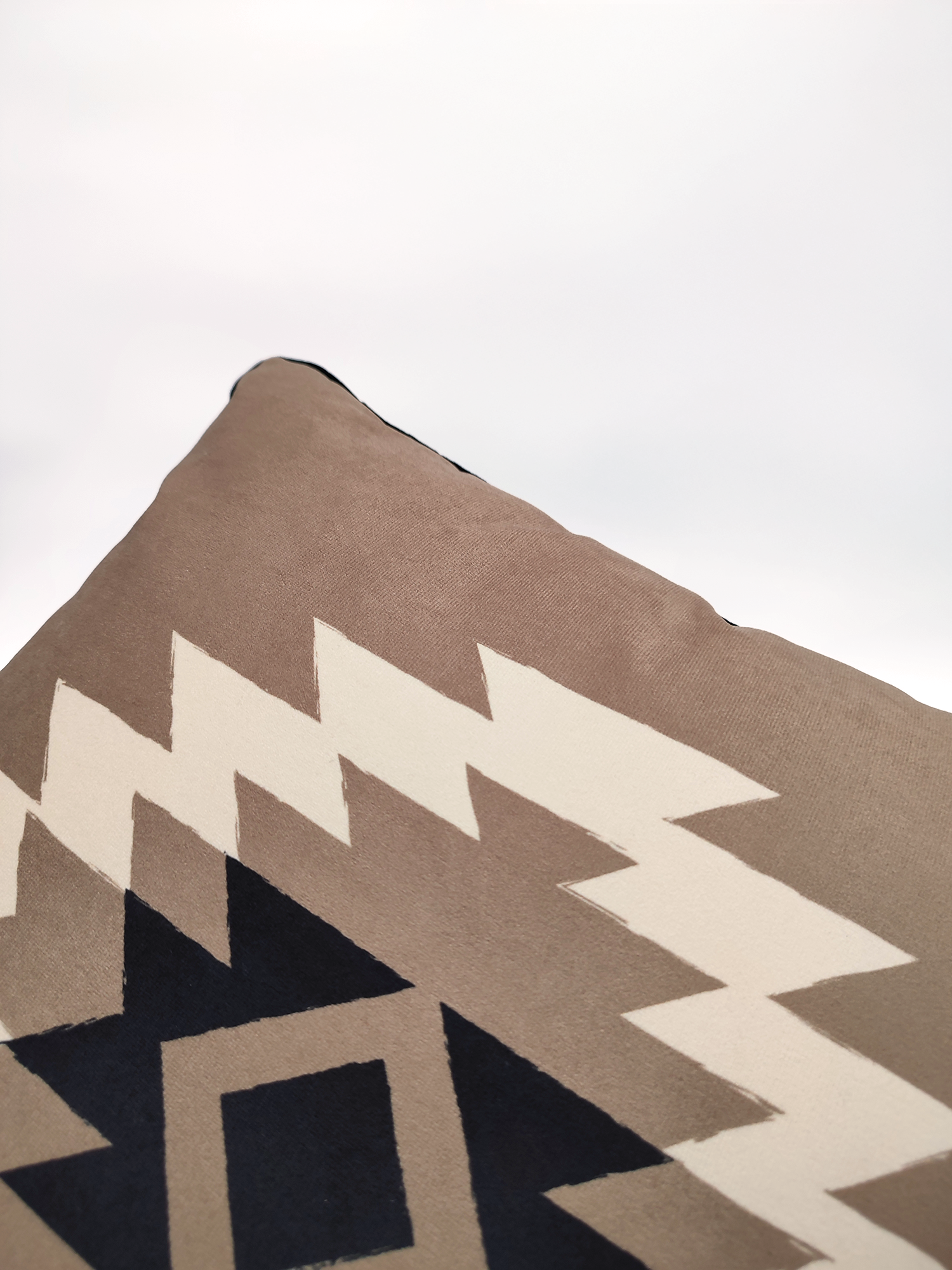 NEVADA CUSHION - CAMEL - Velvet - Square