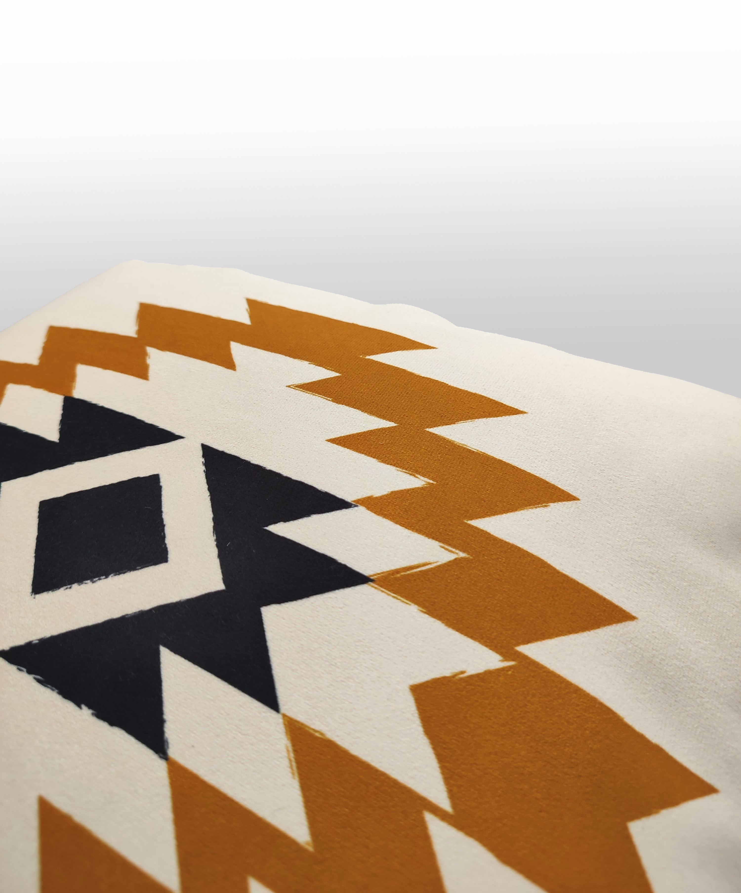 NEVADA CUSHION - SAFFRON BEIGE - Square Velvet