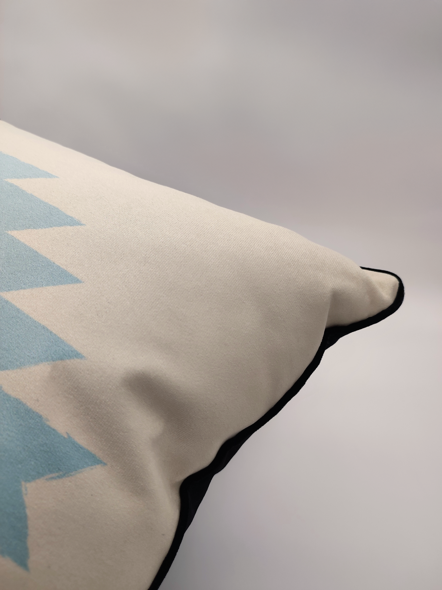 NEVADA CUSHION - FROSTED BLUE - Square Velvet